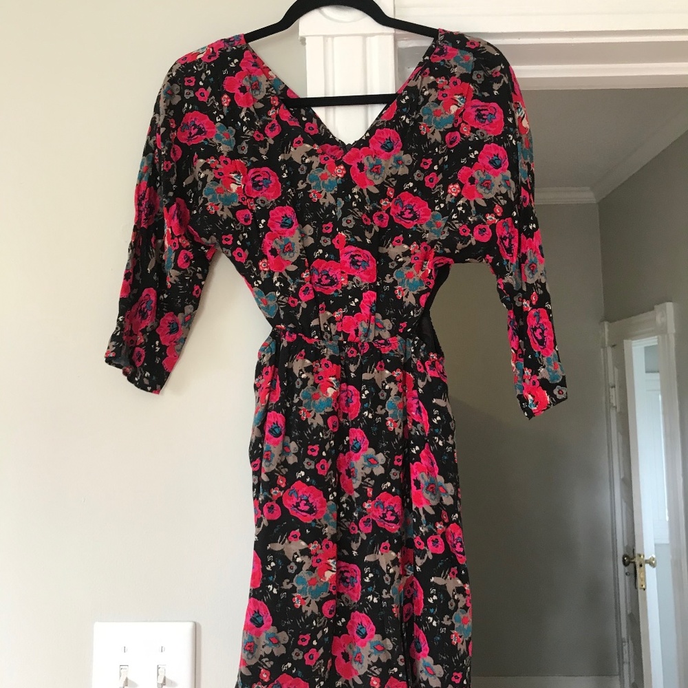 V-Neck Floral Mini Dress w/ Side Cutouts